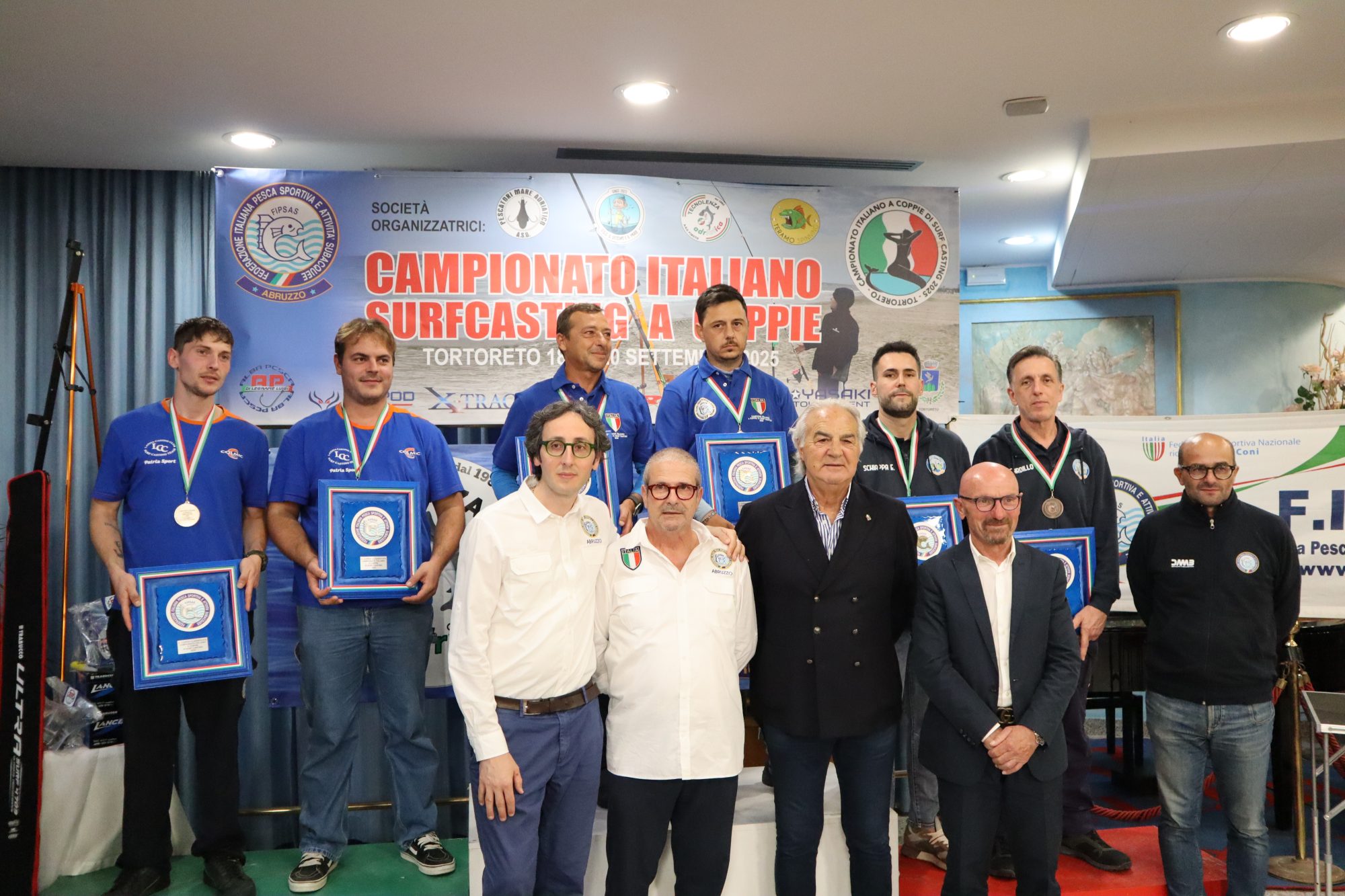 Atleti durante il Campionato Italiano a Coppie di Surfcasting 2025
